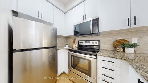 Photo 8 at 53 - 19 Eldora Avenue, Newtonbrook West, Toronto