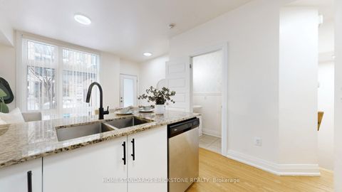 Photo 10 at 53 - 19 Eldora Avenue, Newtonbrook West, Toronto