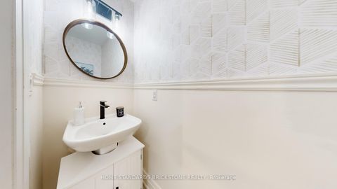 Photo 12 at 53 - 19 Eldora Avenue, Newtonbrook West, Toronto