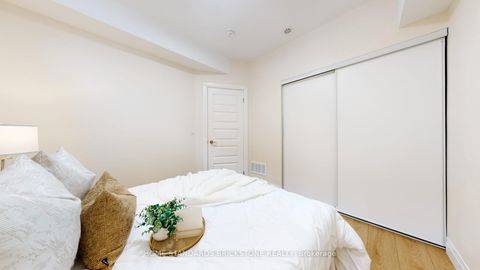 Photo 17 at 53 - 19 Eldora Avenue, Newtonbrook West, Toronto