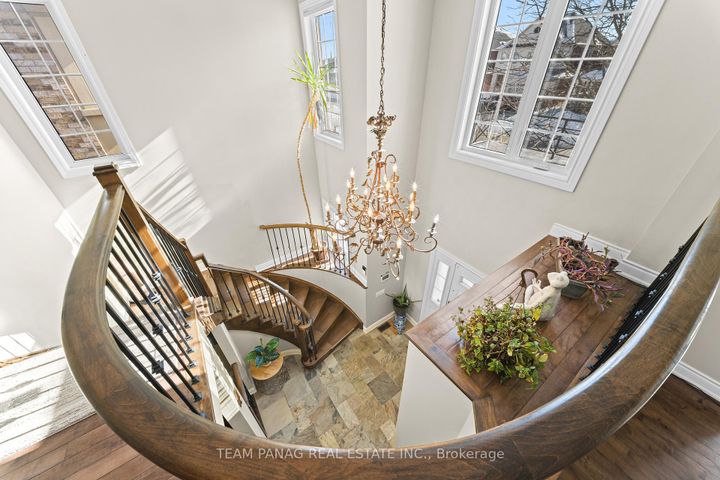 Photo 19 at 9 Sorbonne Drive, Vales of Castlemore North, Brampton