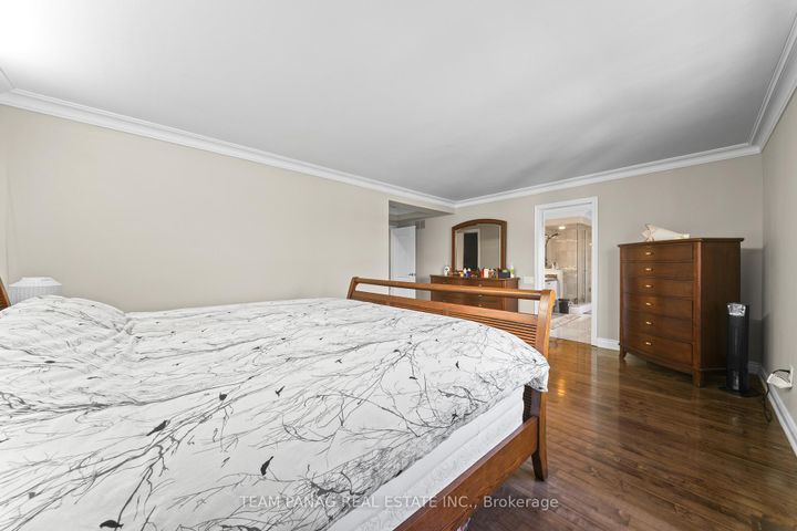 Photo 21 at 9 Sorbonne Drive, Vales of Castlemore North, Brampton