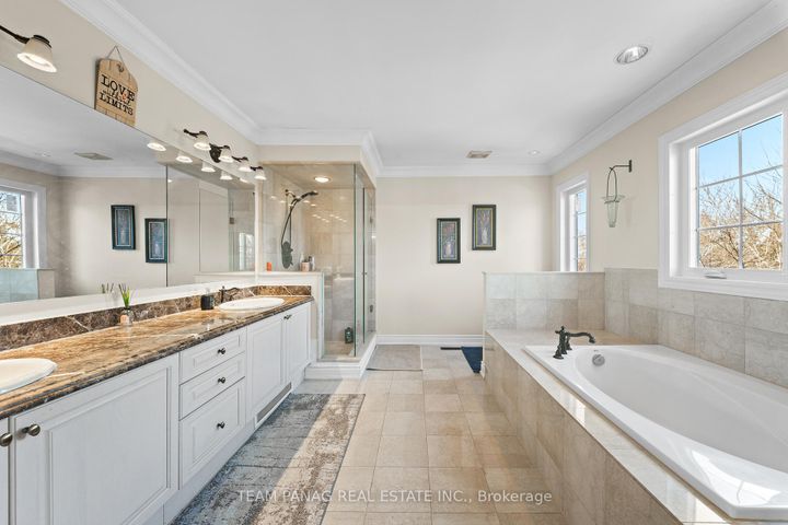 Photo 22 at 9 Sorbonne Drive, Vales of Castlemore North, Brampton