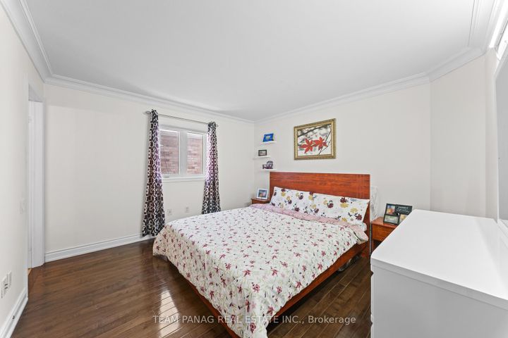 Photo 25 at 9 Sorbonne Drive, Vales of Castlemore North, Brampton