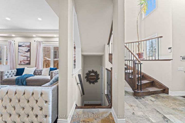 Photo 35 at 9 Sorbonne Drive, Vales of Castlemore North, Brampton