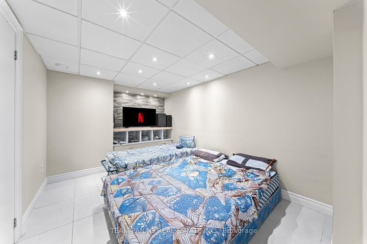 Photo 42 at 9 Sorbonne Drive, Vales of Castlemore North, Brampton