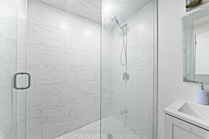 Photo 44 at 9 Sorbonne Drive, Vales of Castlemore North, Brampton