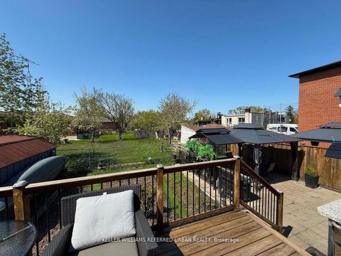 Photo 15 at 6 Elmhurst Drive, Kipling, Toronto