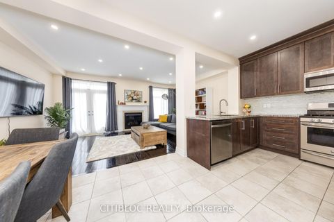 Photo 8 at 25 Claudview Street, King City, King