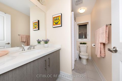 Photo 28 at 25 Claudview Street, King City, King