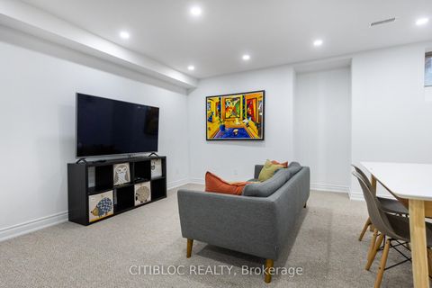 Photo 37 at 25 Claudview Street, King City, King