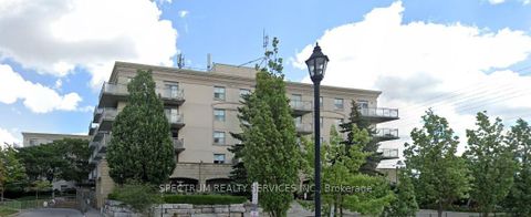 Photo 1 at 516 - 2500 Rutherford Road, Maple, Vaughan