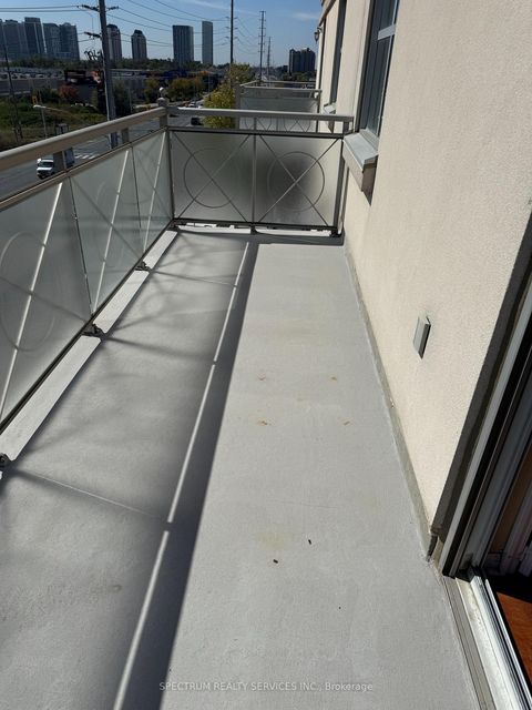 Photo 14 at 516 - 2500 Rutherford Road, Maple, Vaughan