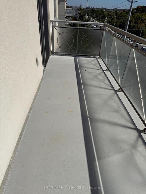 Photo 15 at 516 - 2500 Rutherford Road, Maple, Vaughan