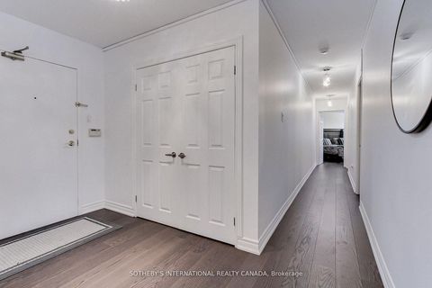 Photo 5 at 301 - 40 Harding Boulevard W, Harding, Richmond Hill