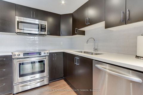 Photo 12 at 301 - 40 Harding Boulevard W, Harding, Richmond Hill