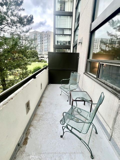 Photo 18 at 301 - 40 Harding Boulevard W, Harding, Richmond Hill