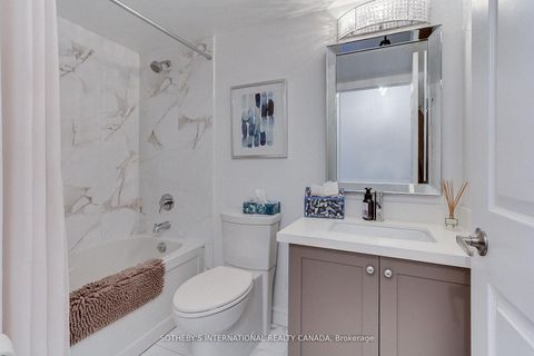 Photo 29 at 301 - 40 Harding Boulevard W, Harding, Richmond Hill