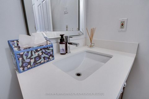 Photo 31 at 301 - 40 Harding Boulevard W, Harding, Richmond Hill