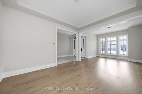 Photo 7 at 8 Heart Lake Circle, King City, King