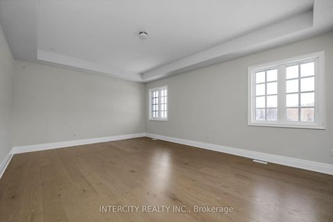 Photo 19 at 8 Heart Lake Circle, King City, King