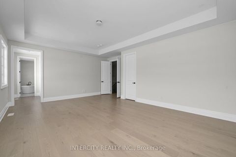 Photo 20 at 8 Heart Lake Circle, King City, King