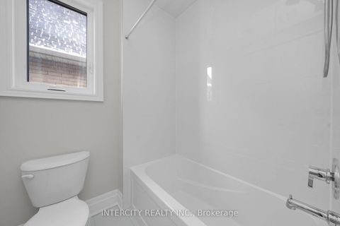 Photo 27 at 8 Heart Lake Circle, King City, King