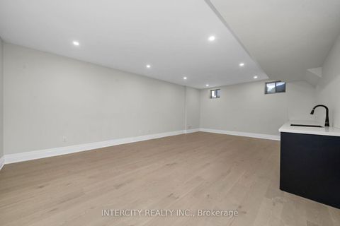 Photo 35 at 8 Heart Lake Circle, King City, King