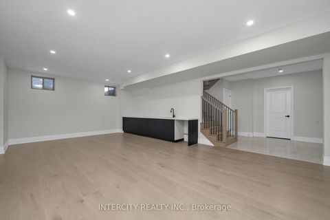 Photo 37 at 8 Heart Lake Circle, King City, King