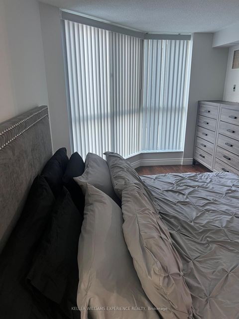 Photo 30 at 401 - 140 Dunlop Street E, City Centre, Barrie