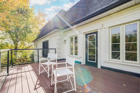 Photo 26 at 9 Highland Court, Aurora Village, Aurora