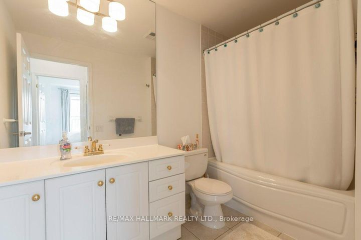 Photo 10 at 701 - 120 Lombard Street, Yonge Corridor, Toronto