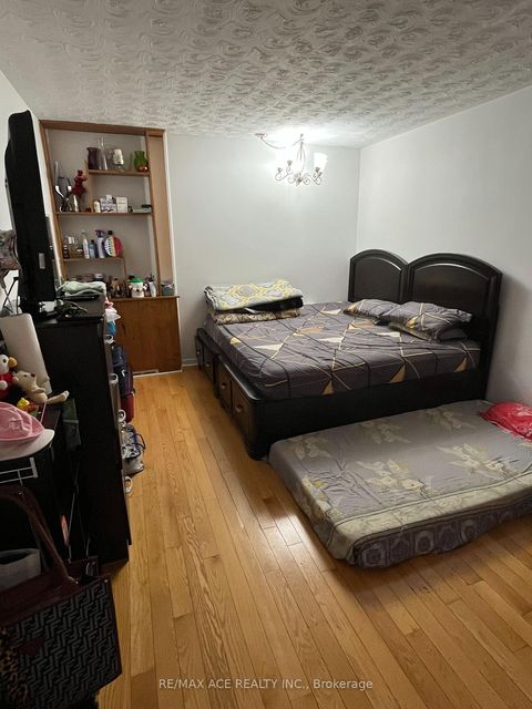 Photo 17 at 17 Huddleston Court, Birchmount, Toronto