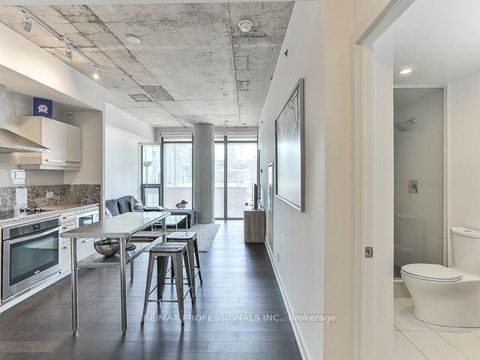 Photo 4 at 1006 - 15 Beverley Street, Chinatown, Toronto