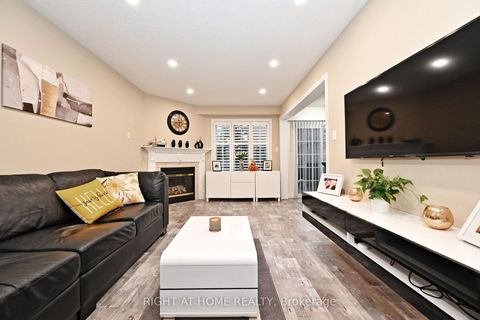 Photo 8 at 73 Bloomgate Crescent, Oak Ridges, Richmond Hill