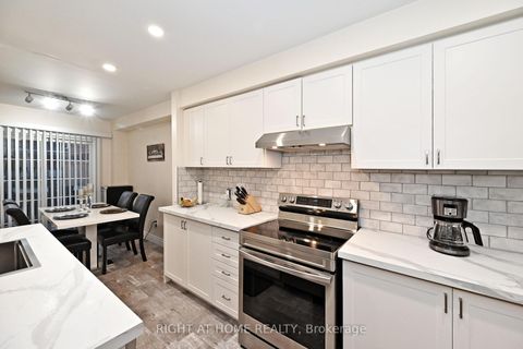 Photo 17 at 73 Bloomgate Crescent, Oak Ridges, Richmond Hill