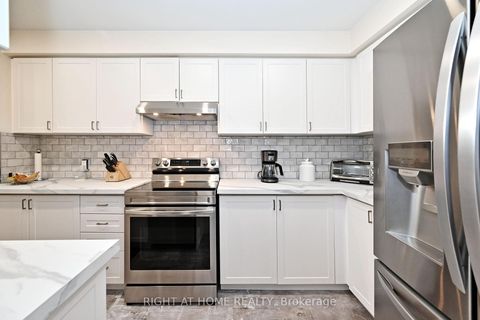 Photo 22 at 73 Bloomgate Crescent, Oak Ridges, Richmond Hill