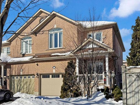 Photo 2 at 121 Adventure Crescent, Vellore Village, Vaughan