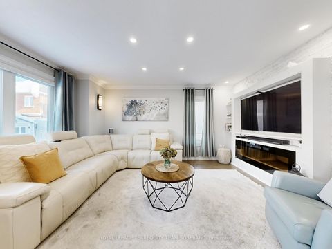 Photo 6 at 121 Adventure Crescent, Vellore Village, Vaughan