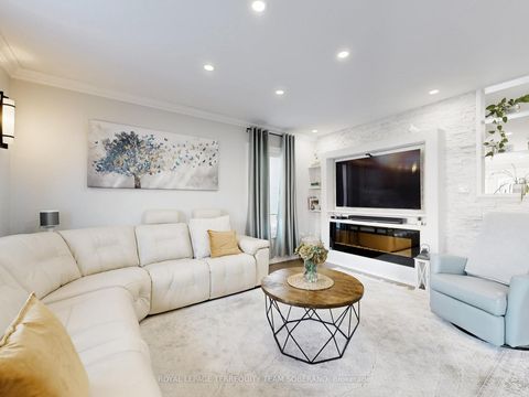 Photo 8 at 121 Adventure Crescent, Vellore Village, Vaughan