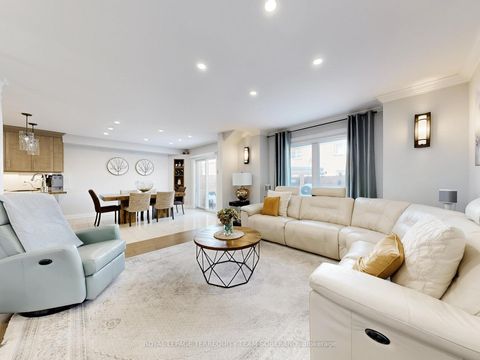 Photo 9 at 121 Adventure Crescent, Vellore Village, Vaughan