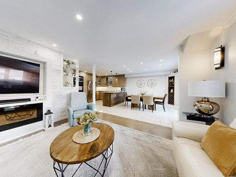 Photo 10 at 121 Adventure Crescent, Vellore Village, Vaughan