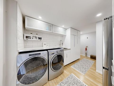 Photo 21 at 121 Adventure Crescent, Vellore Village, Vaughan