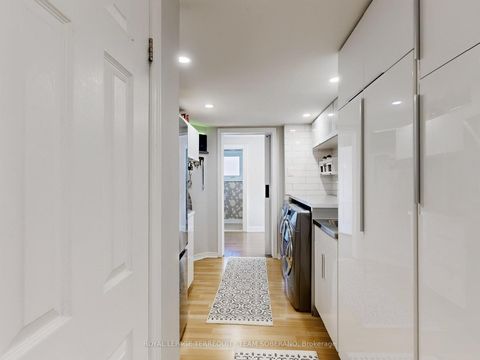 Photo 22 at 121 Adventure Crescent, Vellore Village, Vaughan