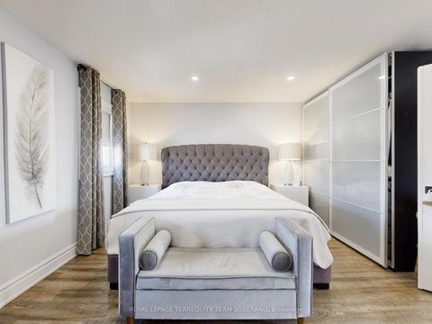 Photo 25 at 121 Adventure Crescent, Vellore Village, Vaughan