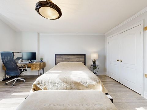 Photo 33 at 121 Adventure Crescent, Vellore Village, Vaughan