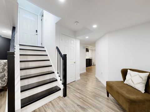 Photo 37 at 121 Adventure Crescent, Vellore Village, Vaughan