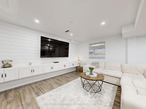 Photo 38 at 121 Adventure Crescent, Vellore Village, Vaughan