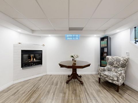 Photo 42 at 121 Adventure Crescent, Vellore Village, Vaughan