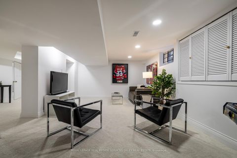 Photo 30 at 121 Roxborough Drive, Moore Park, Toronto